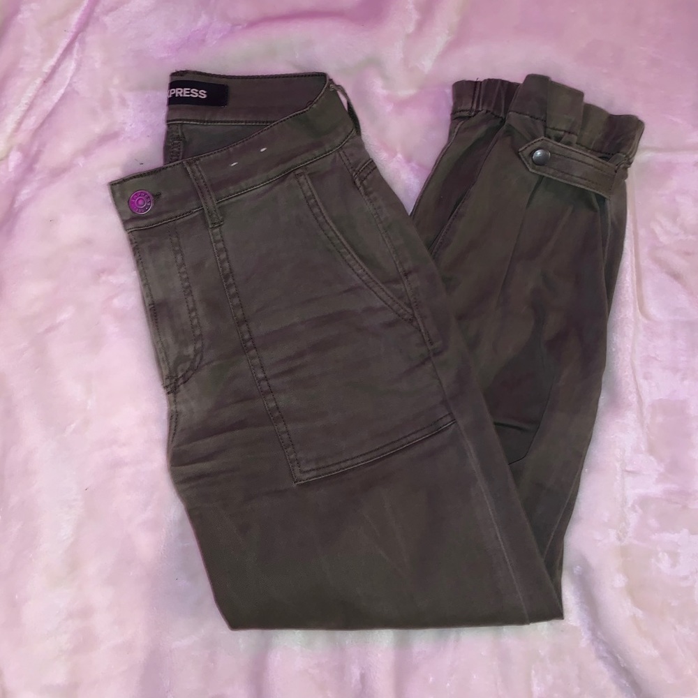 Cute baggy olive green cargos